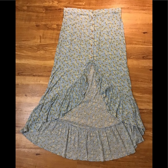 Polly & Esther Dresses & Skirts - 🌼 High Low Blue Floral Print Skirt